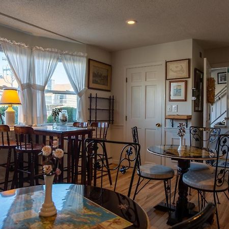 A Cape Cod Ocean Manor Inn ハイアニス エクステリア 写真