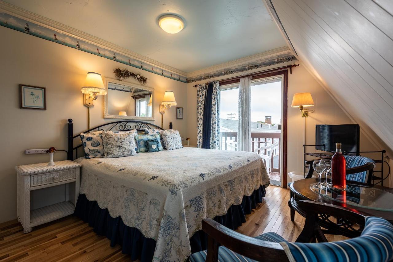 A Cape Cod Ocean Manor Inn ハイアニス エクステリア 写真