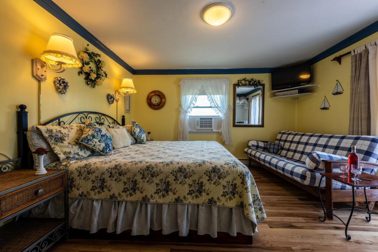 A Cape Cod Ocean Manor Inn ハイアニス エクステリア 写真