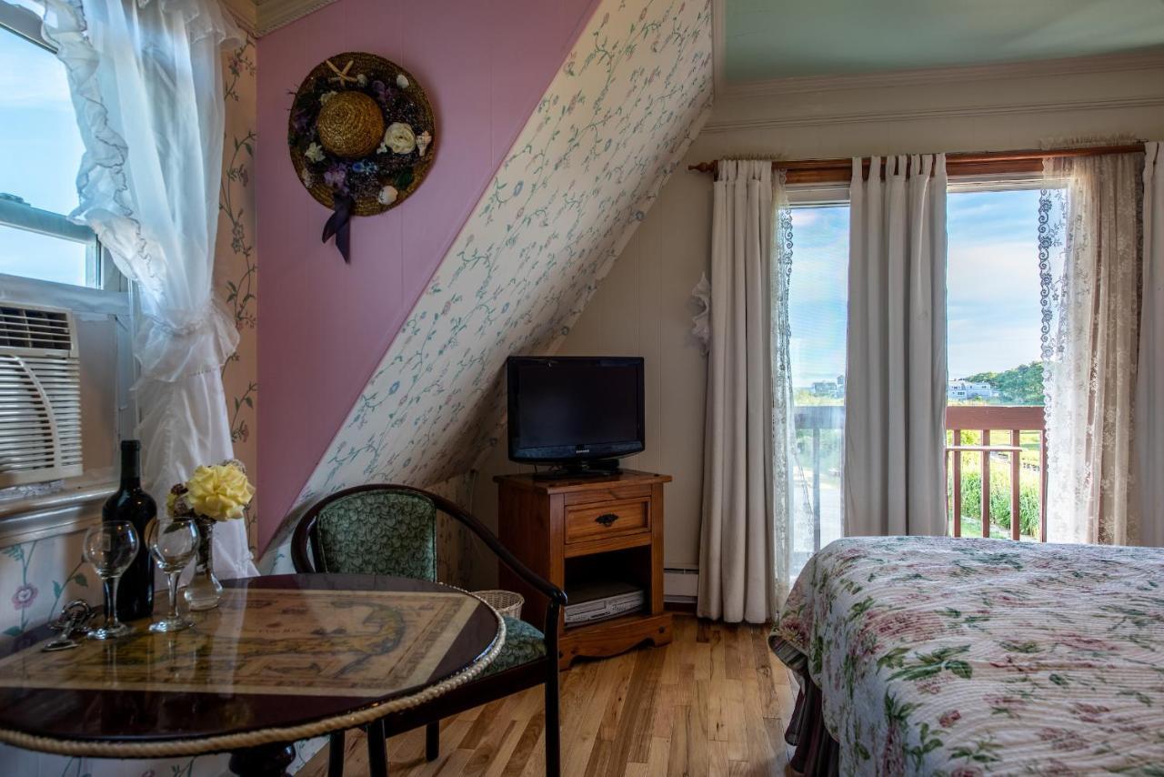 A Cape Cod Ocean Manor Inn ハイアニス エクステリア 写真