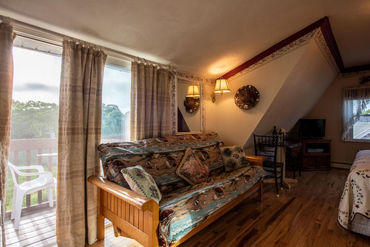 A Cape Cod Ocean Manor Inn ハイアニス エクステリア 写真