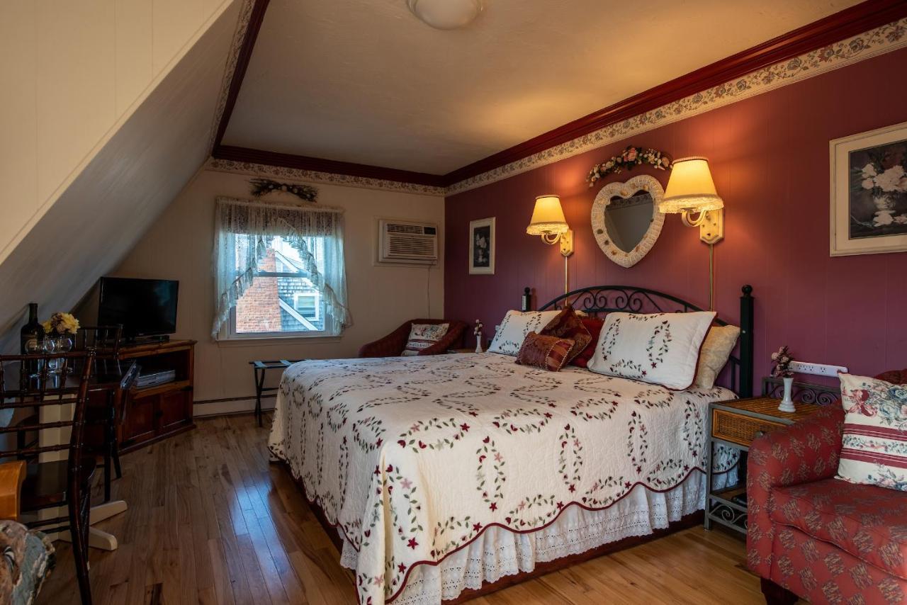 A Cape Cod Ocean Manor Inn ハイアニス エクステリア 写真